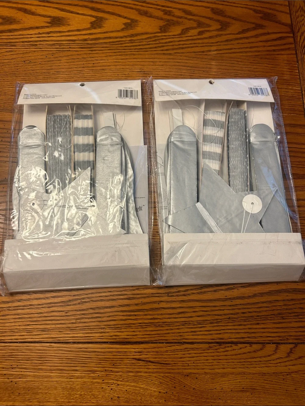 2 Silver Party Decoration Kit - 7 Piece